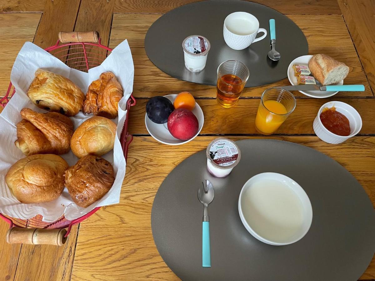 Bed and Breakfast Le Double C Saint-Victor-de-Morestel Экстерьер фото