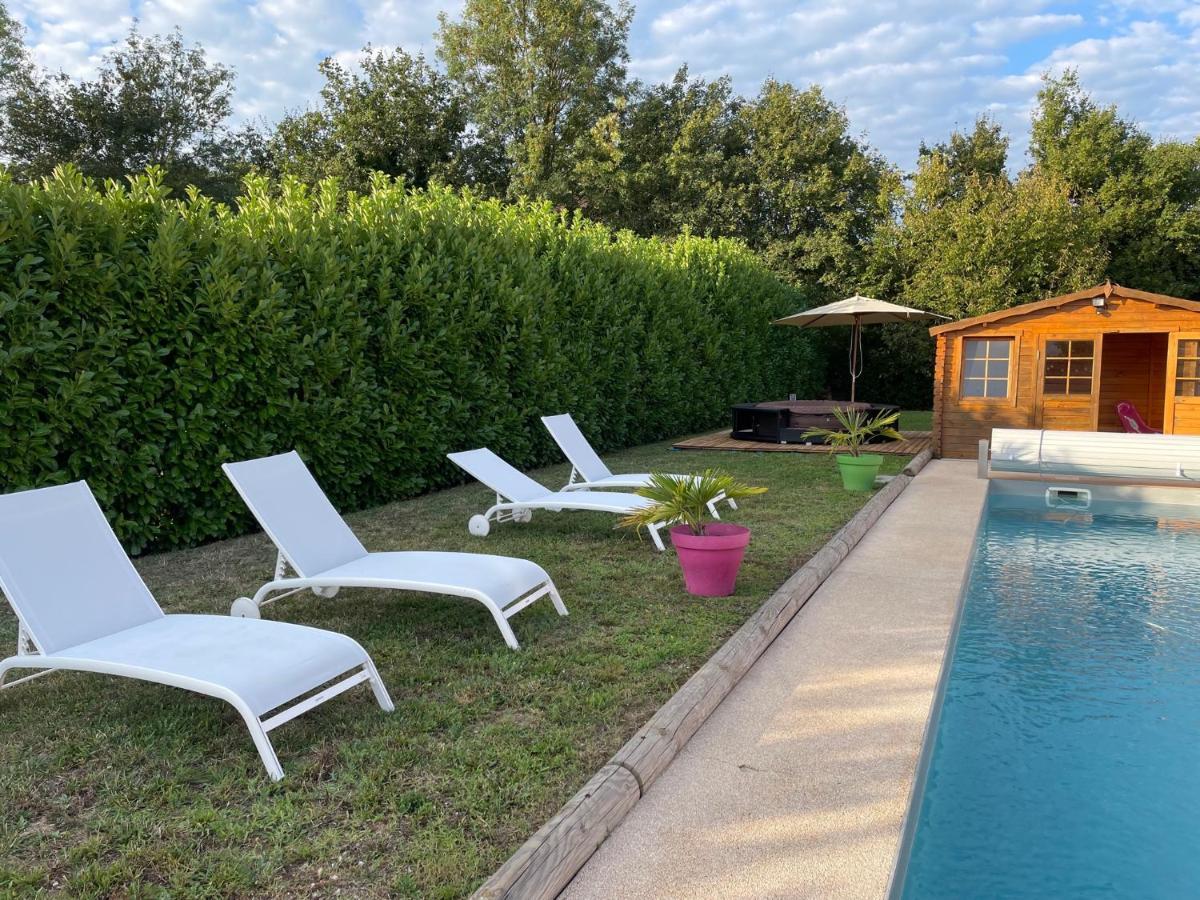 Bed and Breakfast Le Double C Saint-Victor-de-Morestel Экстерьер фото