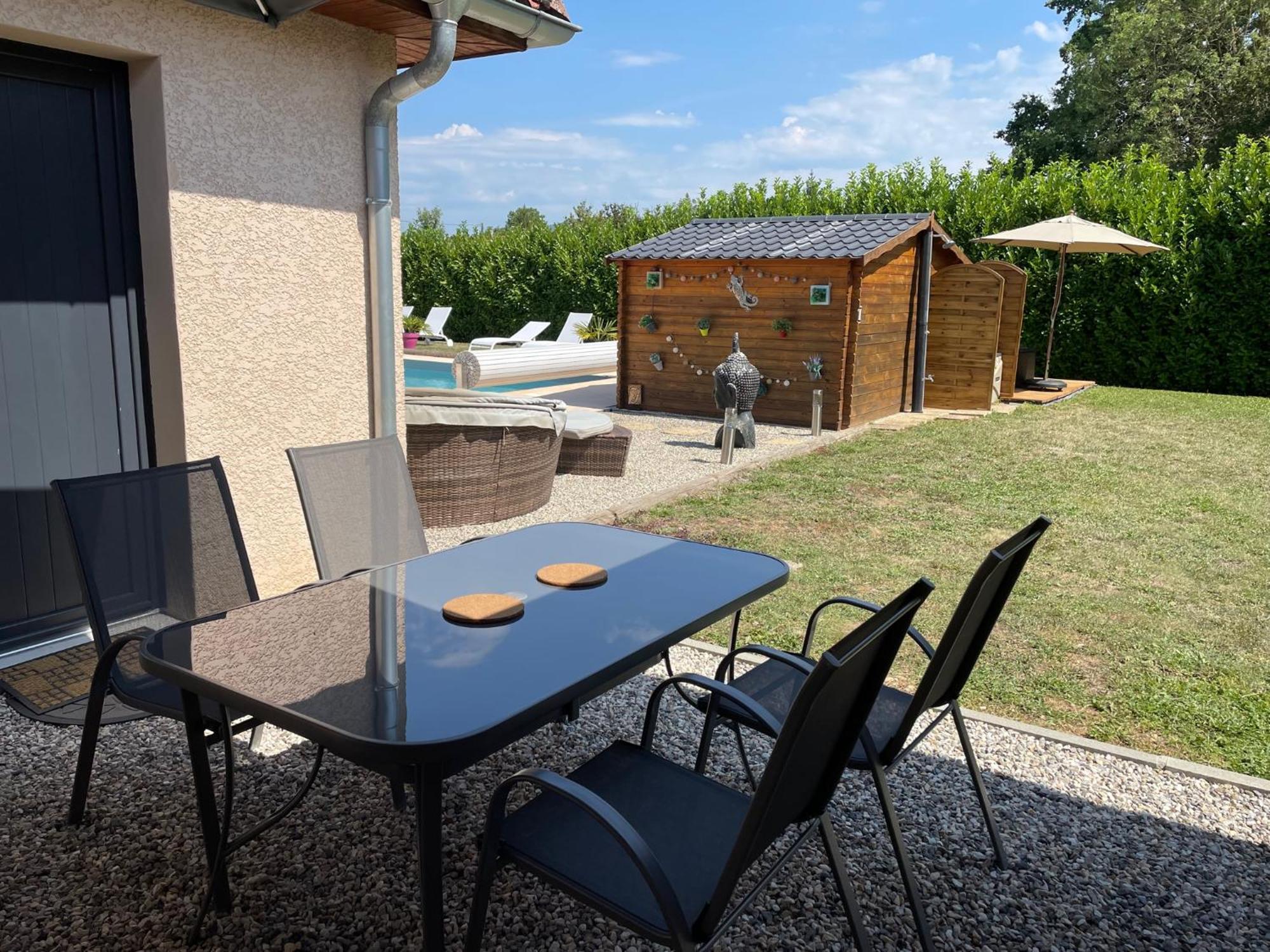 Bed and Breakfast Le Double C Saint-Victor-de-Morestel Экстерьер фото